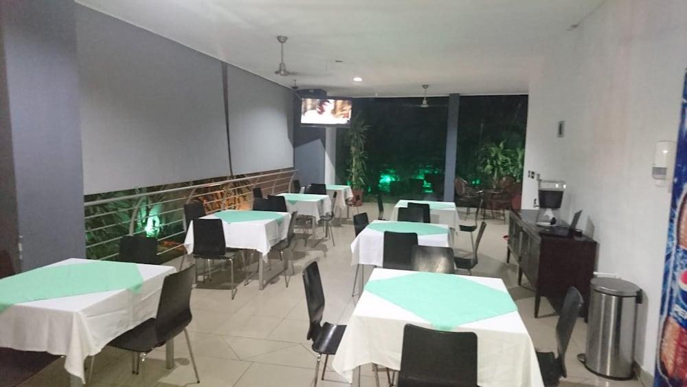 Hotel Brandts Los Robles De San Juan Managua Extérieur photo