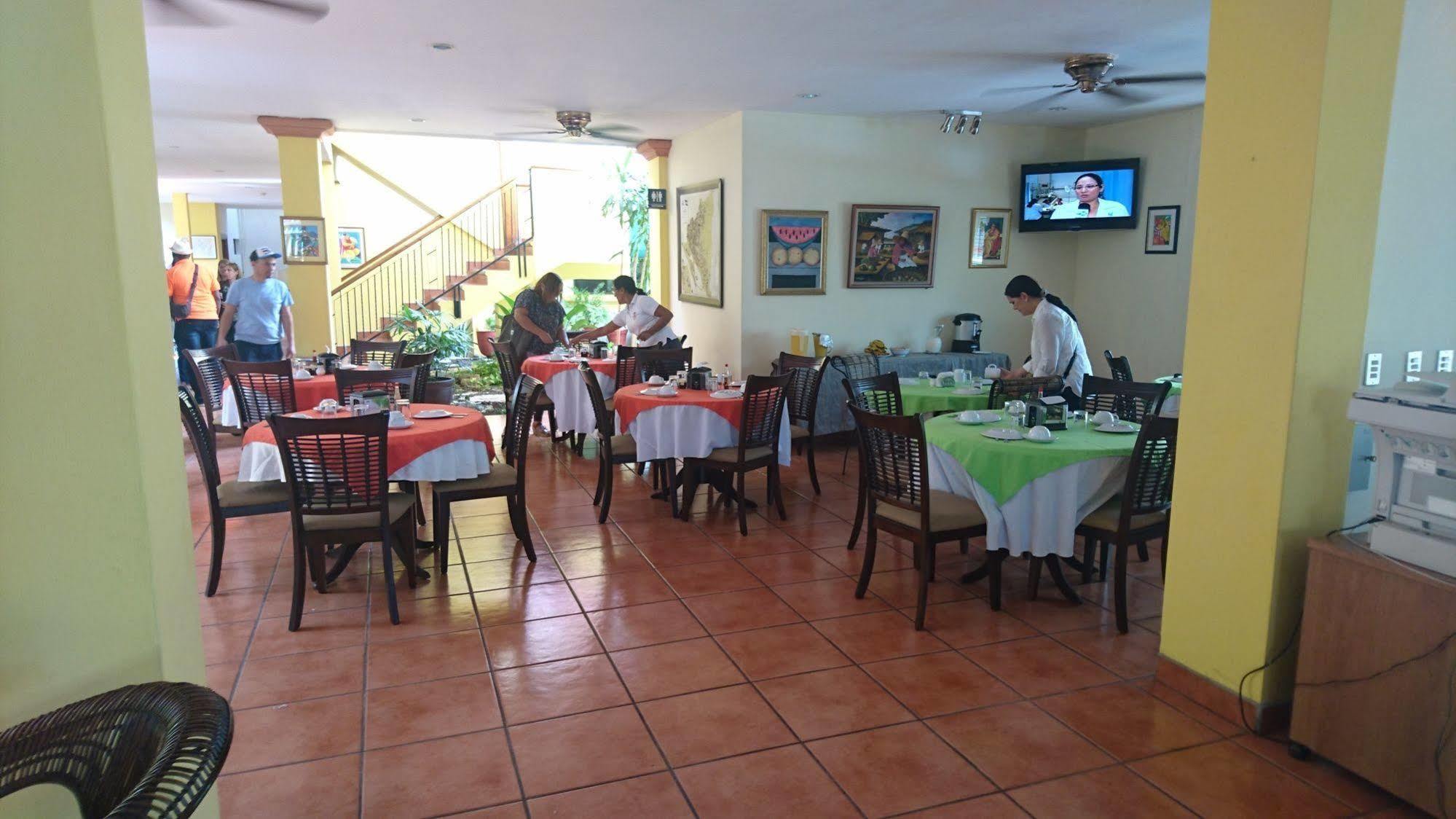 Hotel Brandts Los Robles De San Juan Managua Extérieur photo