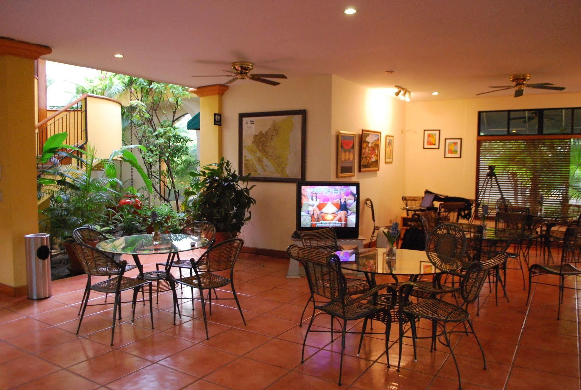 Hotel Brandts Los Robles De San Juan Managua Extérieur photo